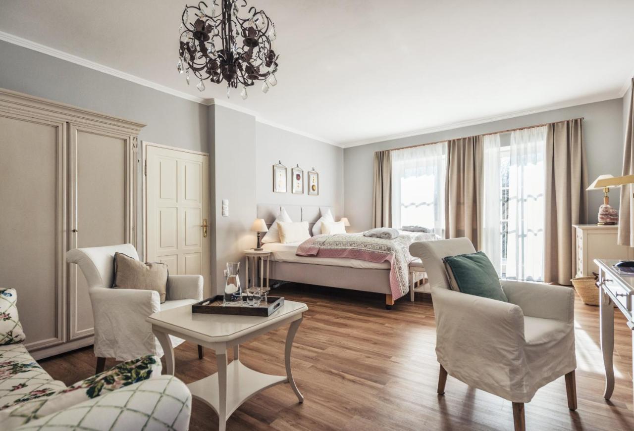 Biohotel Schlossgut Oberambach Dış mekan fotoğraf