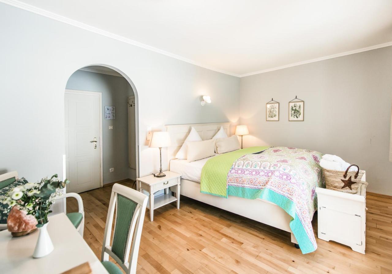 Biohotel Schlossgut Oberambach Dış mekan fotoğraf